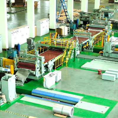 CNC-Produktionslinie für das Ausgleichs- und Schneiden von warmgewalzten Stahlblechen