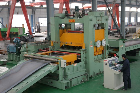 70 kg schwere Stahlspule-Ebene- und Rückwickelmaschine für die Verarbeitung von Metallblechen
