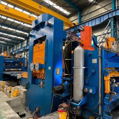 Wettbewerbsfähige automatische Stahlspulen-Schnittlinie mit Entwickelungs-Ebenenmaschine