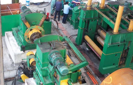 Automatische Schneidmaschine für das Schneiden von Stahlspulen