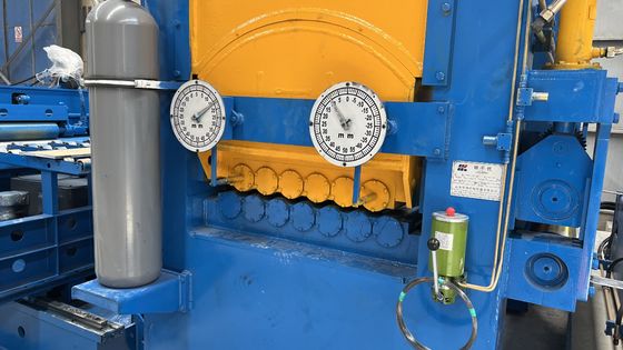Edelstahl-Spulen-Entwicklung, Nivellierung, Scheren und Stapeln mit einer Nennleistung von 426 kW