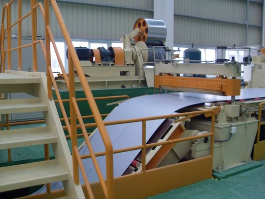 35 kg Gewicht 25 mm Plattennivellierung Kreuzschnitt Produktionslinie für Metall Spulen Schneiden
