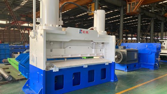 Maschine zum Schneiden von Metallspulen für das Scheren und Nivellieren von Stahlspulen Präzision ± mm/m 1 ± mm/m