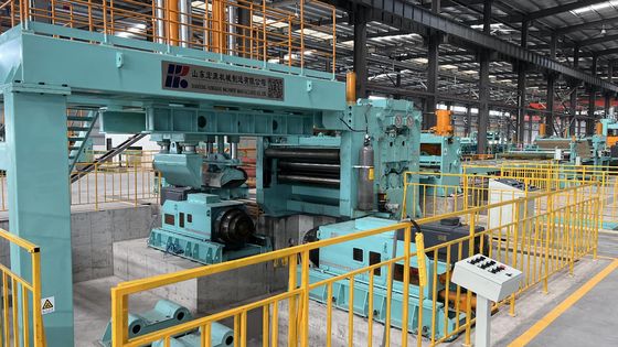 Maschine zum Schneiden von Metallspulen für das Scheren und Nivellieren von Stahlspulen Präzision ± mm/m 1 ± mm/m