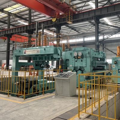 Maschine zum Schneiden von Metallspulen für das Scheren und Nivellieren von Stahlspulen Präzision ± mm/m 1 ± mm/m