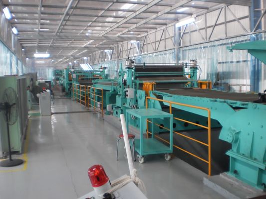 240 kW Hochproduktivitäts-Metallspulen-Entwicklung-Ebene Flying Shear-Kombinationslinie
