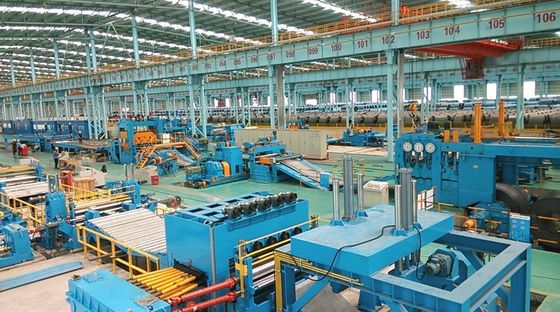 Metall-Coil-Uncoiling-Gleichstellung mobile Schere Produktionslinie mit hoher Produktivität